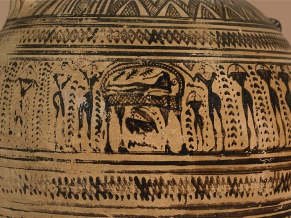 1304b